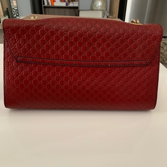 SOLD GUCCI
Microguccissima Medium Emily Chain Shoulder - Picture 12 of 16